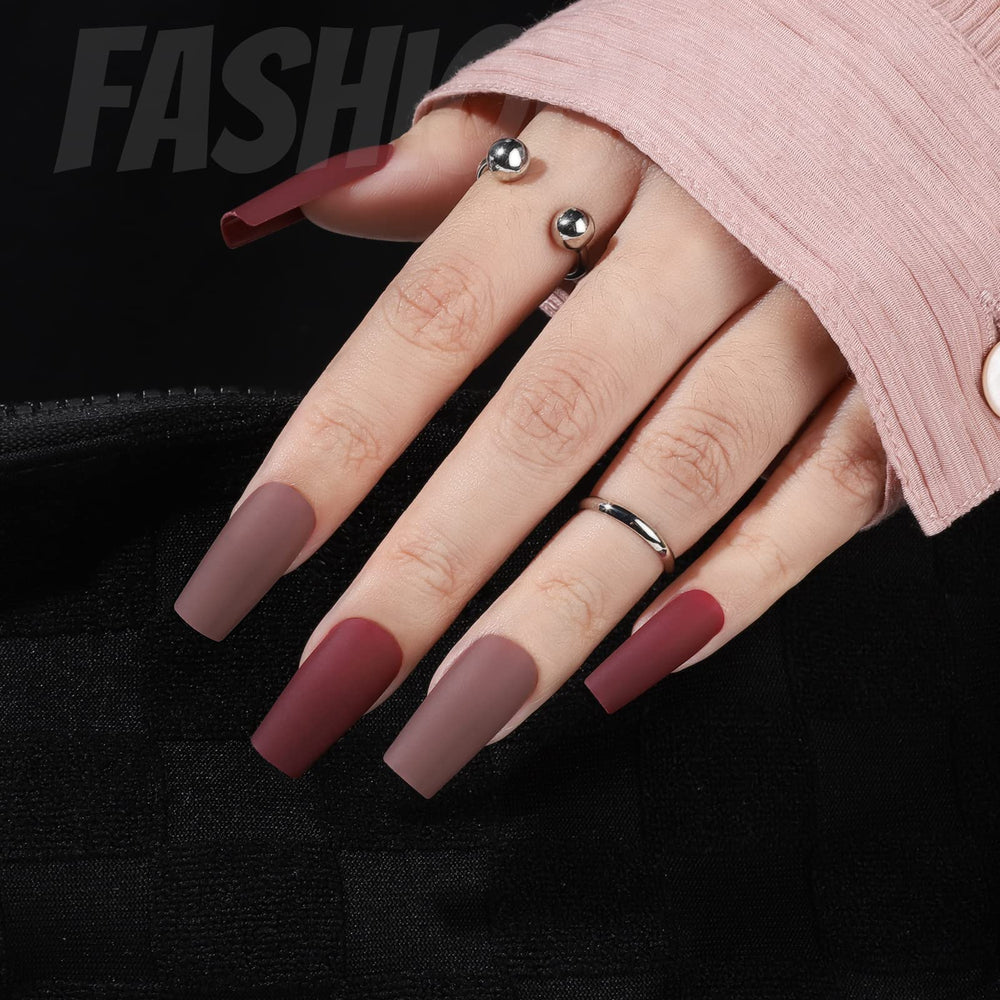Fandamei 10g nail glue with brush enables precise, mess-free application.