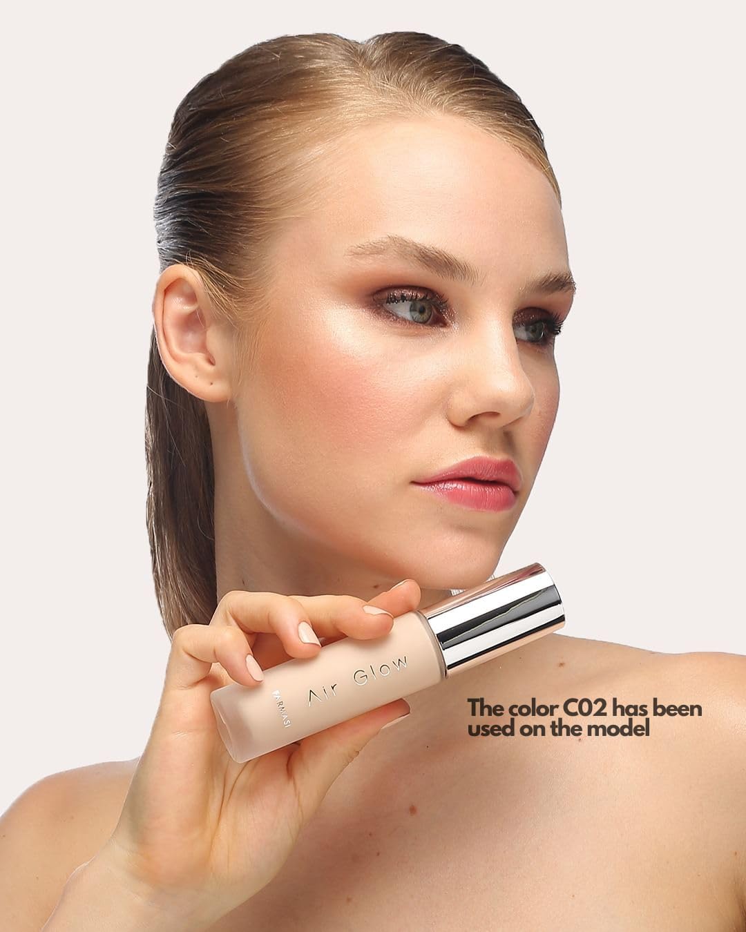 FARMASi Air Glow fluid-gel texture highlighting easy glide-on application.