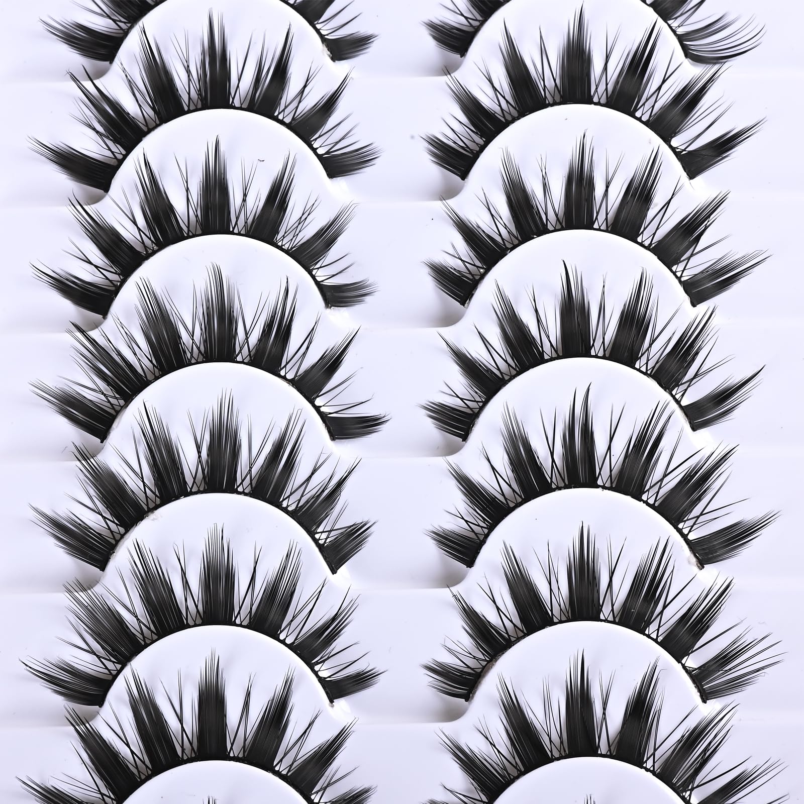 FARRED Manga Lashes flexible strip easy to apply and reuse.