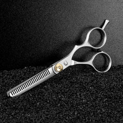 Fcysy offset-handle design reduces fatigue during long grooming sessions.
