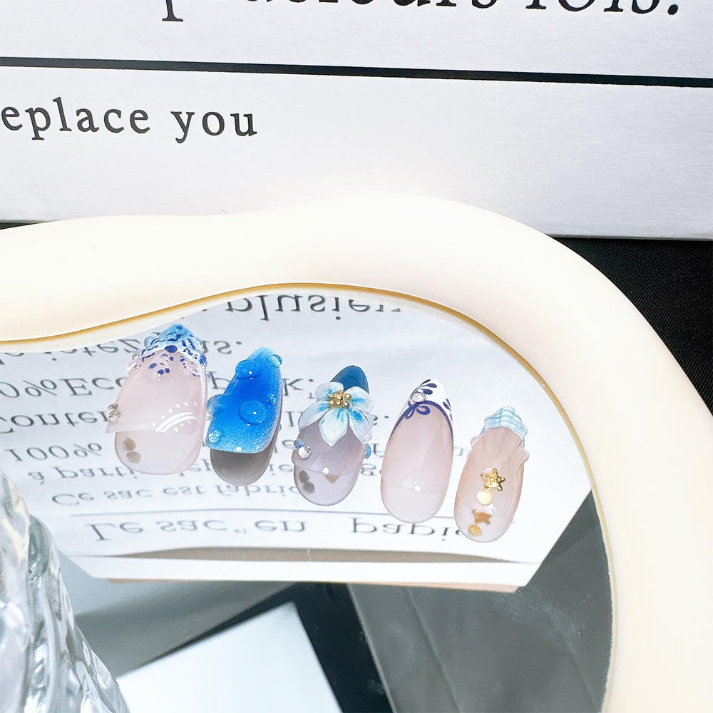 FDSQHSA nail kit contents include adhesive tabs for quick, glue-free wear.