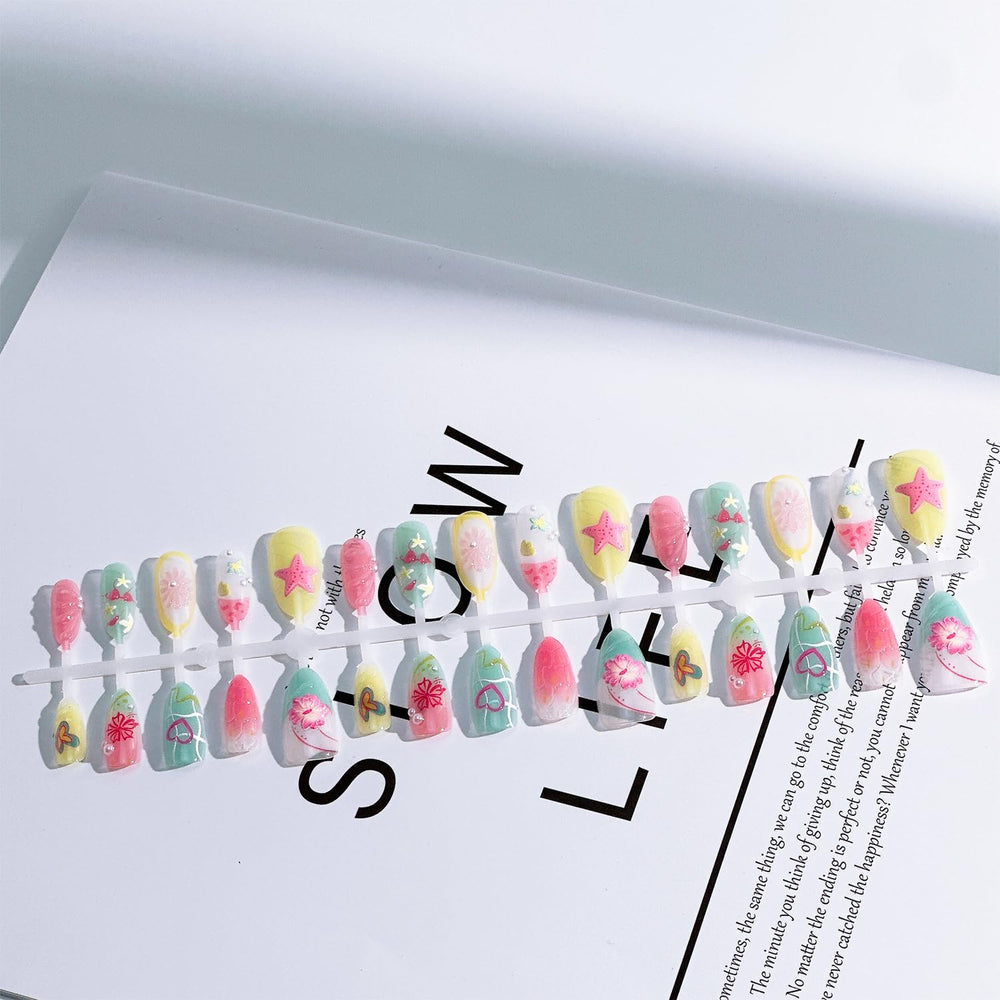 FDSQHSA nail set packaging showing gift-ready Summer kit.