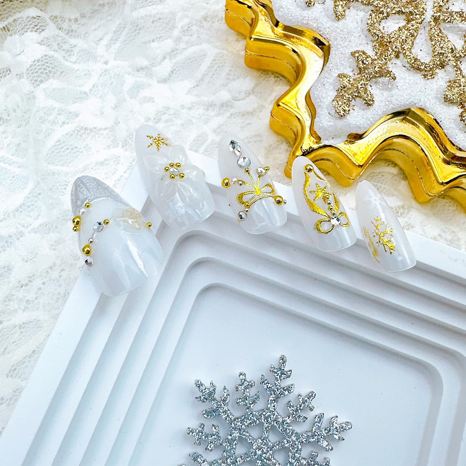 FDSQHSA nail art kit for weddings and parties, adding a stylish look.
