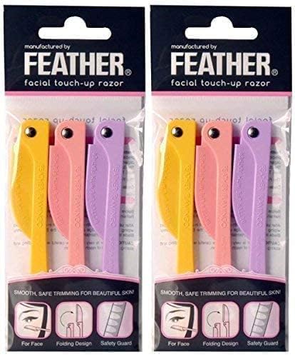 Feather Flamingos razor pack back view showing three blades for safe, gentle trimming