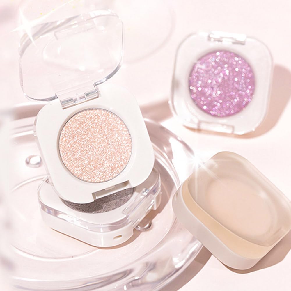 FeiCuiYun eye makeup look captured for everyday glow and nuance.