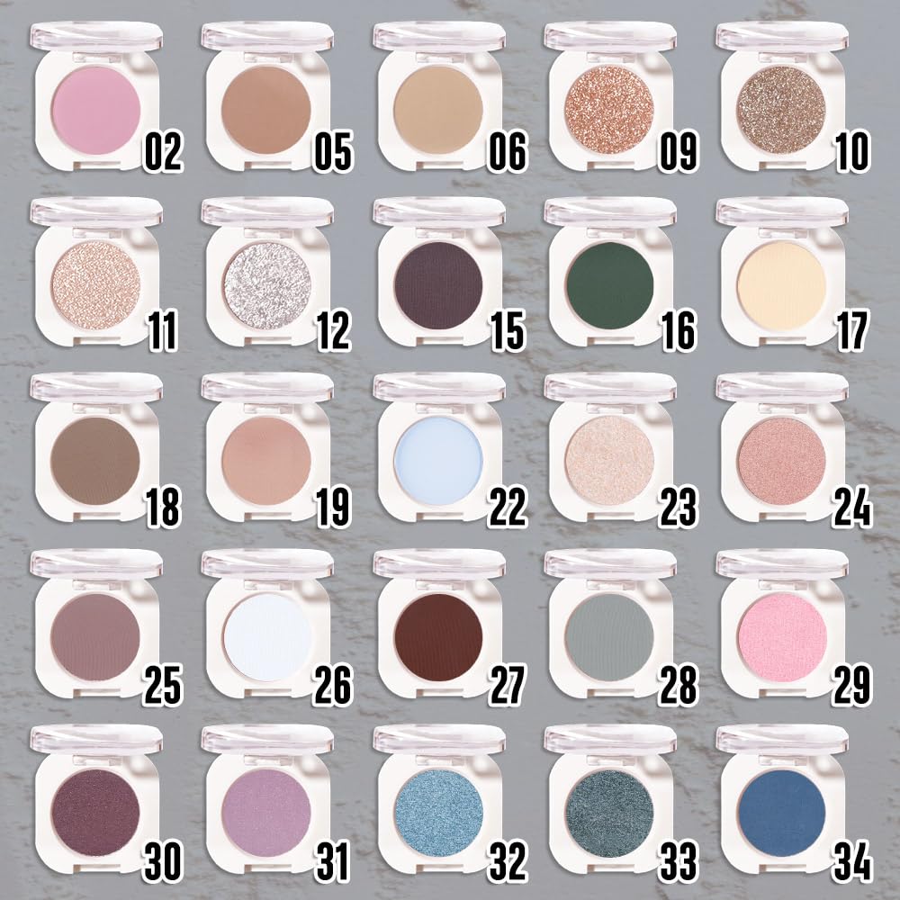 FeiCuiYun matte and shimmer finishes in one palette for dimension