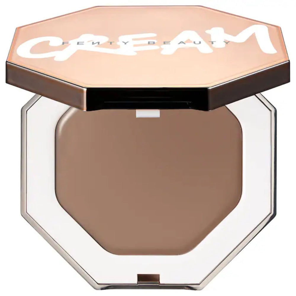 Fenty Beauty Cheeks Out Freestyle Cream Bronzer 01 Amber compact close-up for natural bronze.
