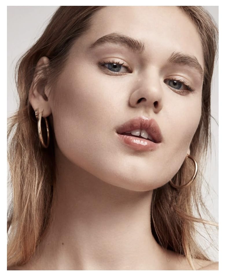 Dispensing small amount from Fenty Beauty Pro Filt'r Soft Matte Foundation 125 pump
