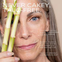Fitglow Bamboo Hyaluronic Loose Setting Powder dispense close-up illustrating even, long-lasting wear