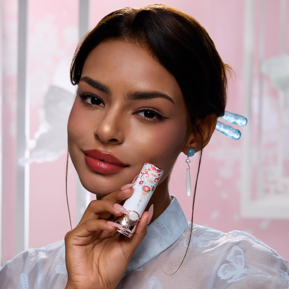 Flower Knows lightweight, non-sticky formula for easy wear.