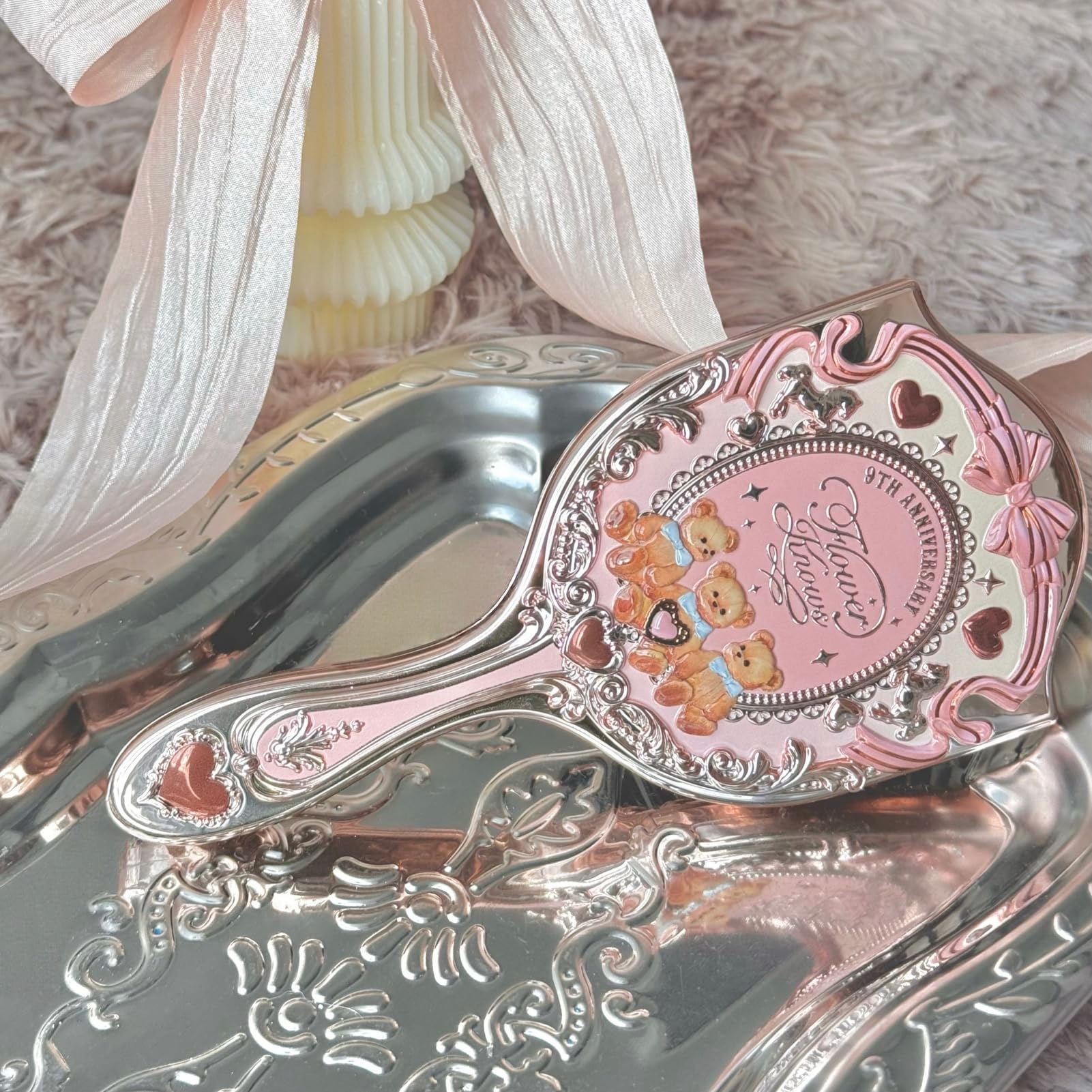 Flower Knows Paddle Brush offers gentle detangling and styling support.