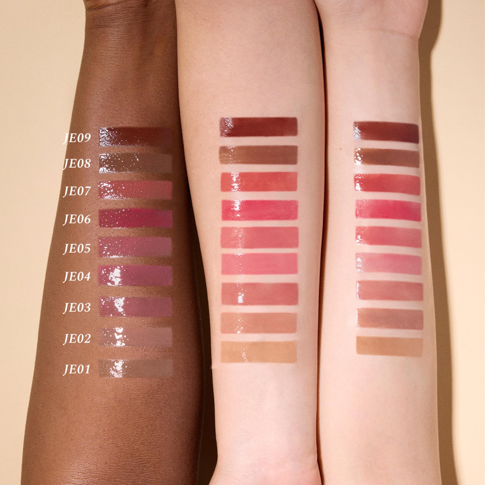 Lip swatch of Flower Knows Sweetie Bear Lip Jelly on lips reveals plump, glossy finish.