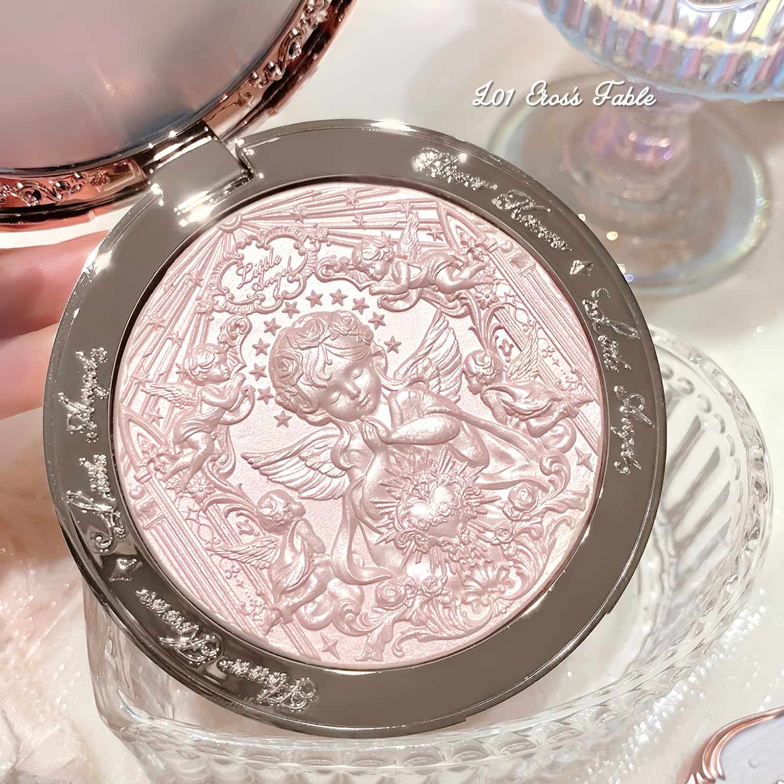 Flower Knows radiance on shoulders and décolletage for a luminous look.
