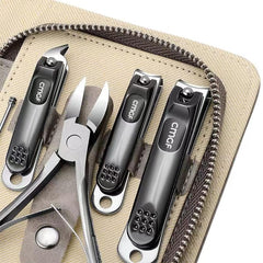 Cuticle cutter and pusher from FNCIXING kit for tidy cuticles