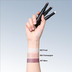 FOCALLURE crease-proof eyeliner provides strong pigment payoff and crease resistance.
