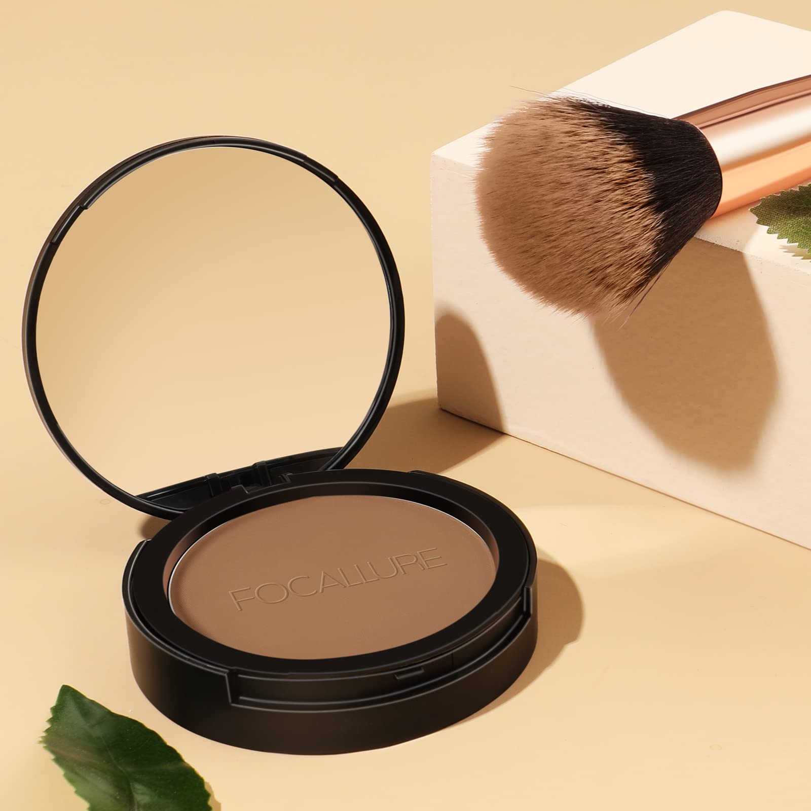 FOCALLURE Flawless powder breathable formula stays comfortable during long days.