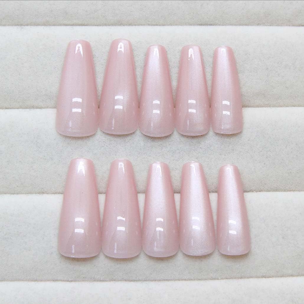 Foccna coffin-shape nails close-up for a stylish night-out look