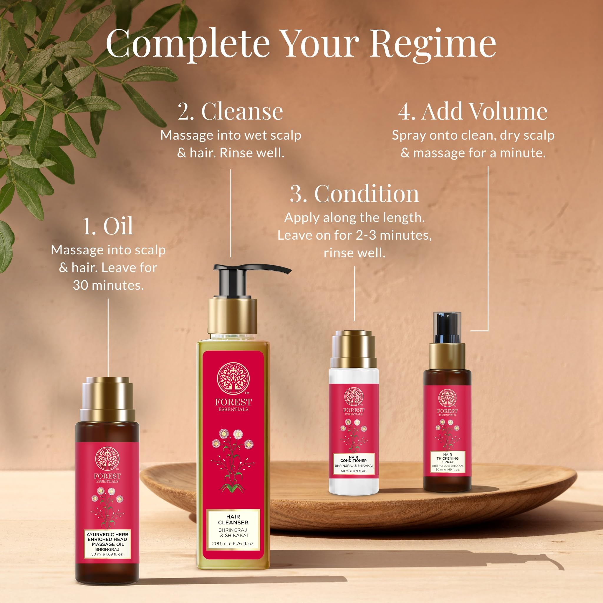 Application facile sur cheveux mouillés avec le Forest Essentials Hair Cleanser.