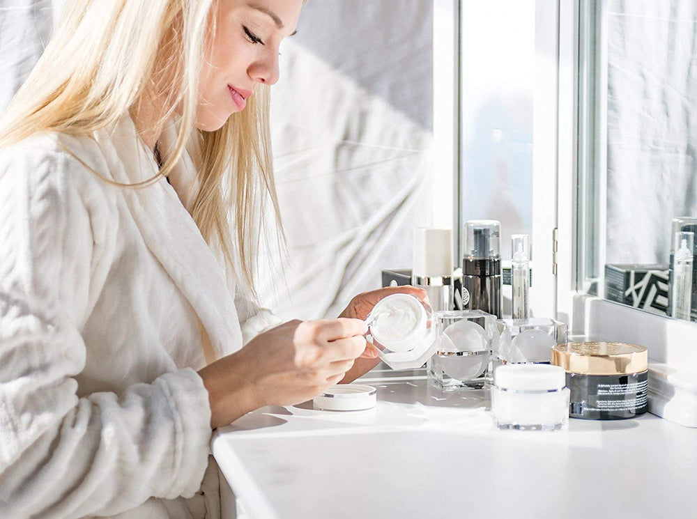 Forever Flawless diamond powder closeup emphasizing premium ingredient in the gel and cream