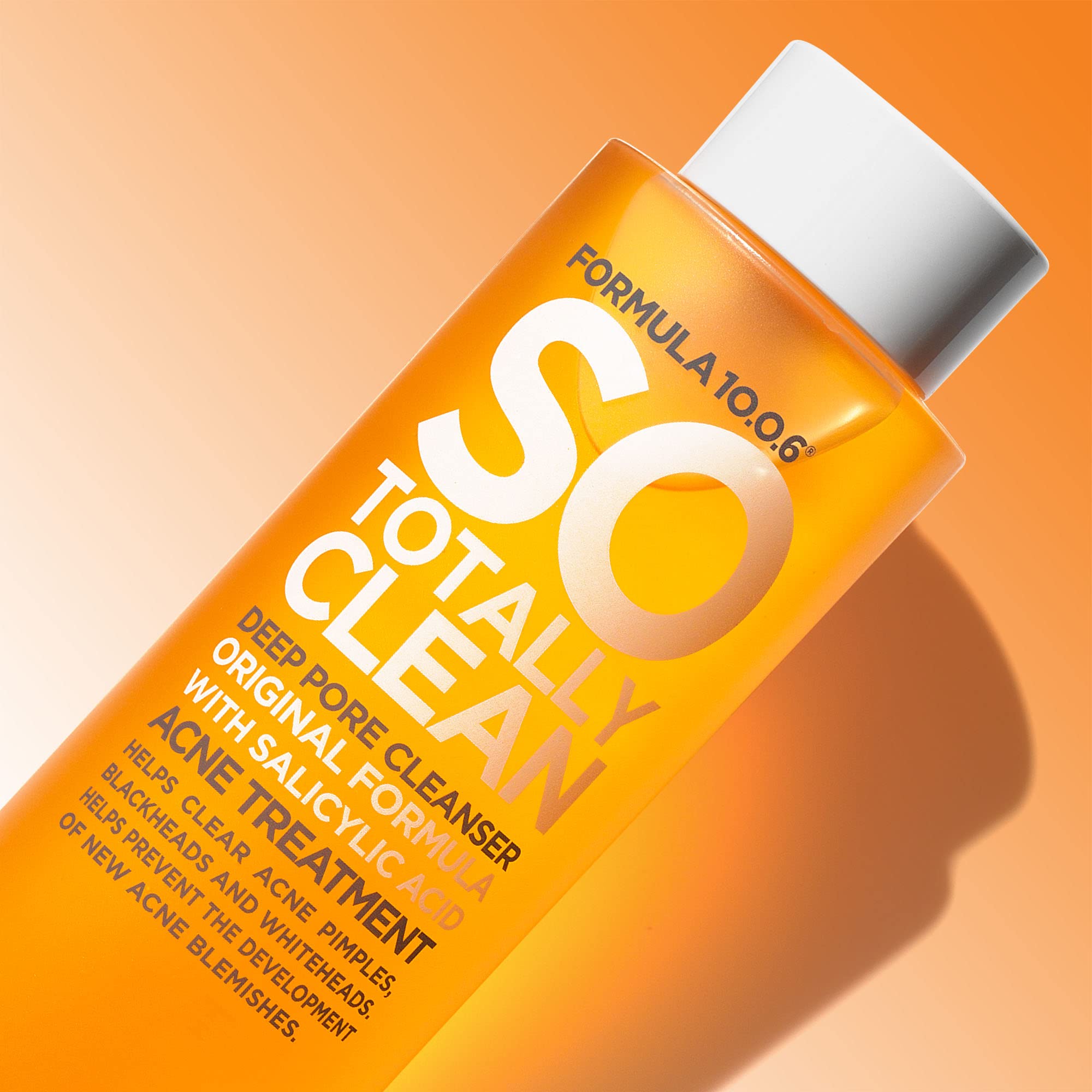 Formula 10.0.6 So Totally Clean applying on skin for blemish-prone areas.