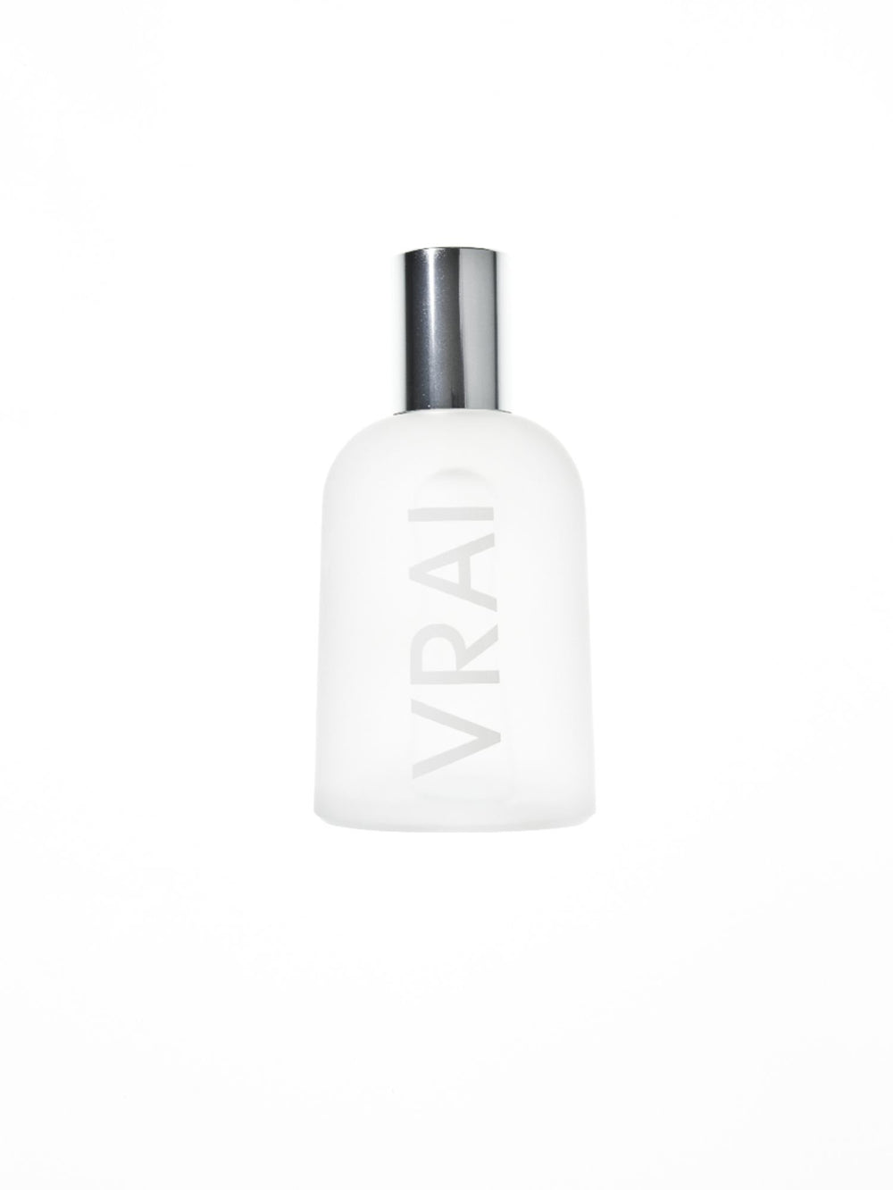 Fragonard VRAI middle notes mix basil, cardamom, jasmine and thyme for a herbaceous heart.