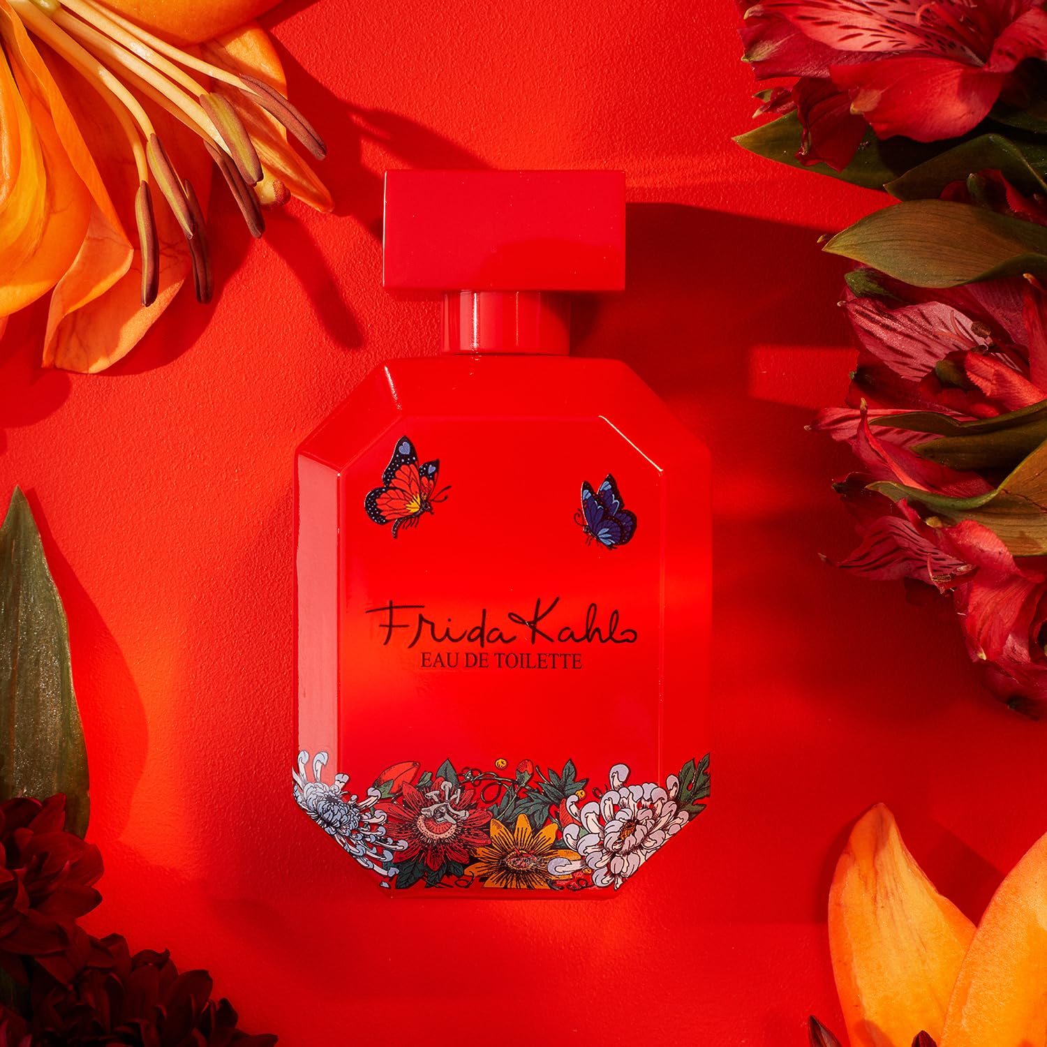 Frida Kahlo Red bottle cap closeup highlights premium lacquer finish and bold style.