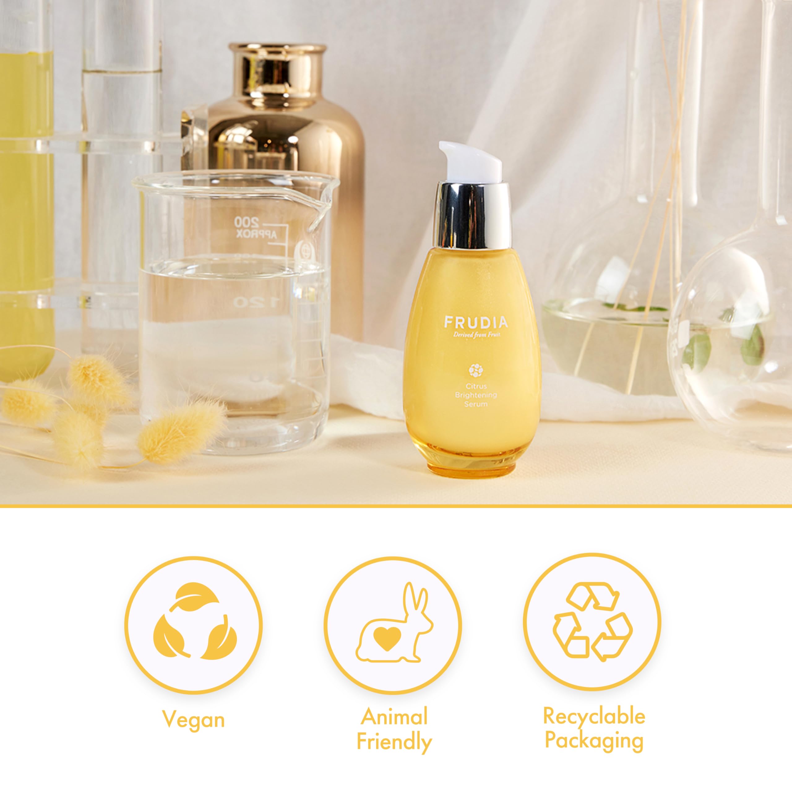 FRUDIA Citrus Brightening Serum pearlescent particles reflect light for radiant skin
