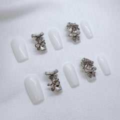 FURNUNUBI 3D jeweled decorative nails for standout evening looks.