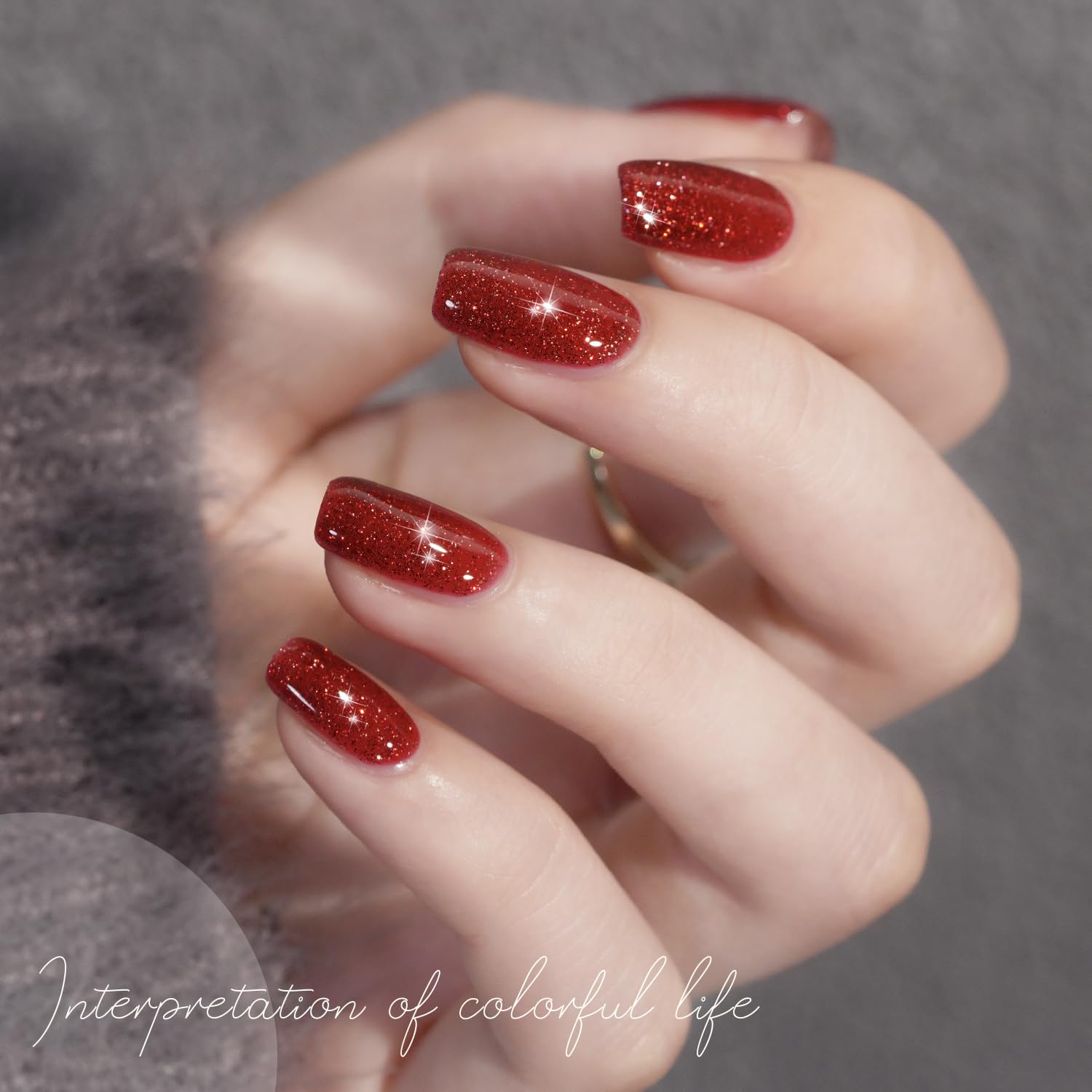 GAOY glitter gel nail polish bottle close-up highlighting glossy finish and color depth.