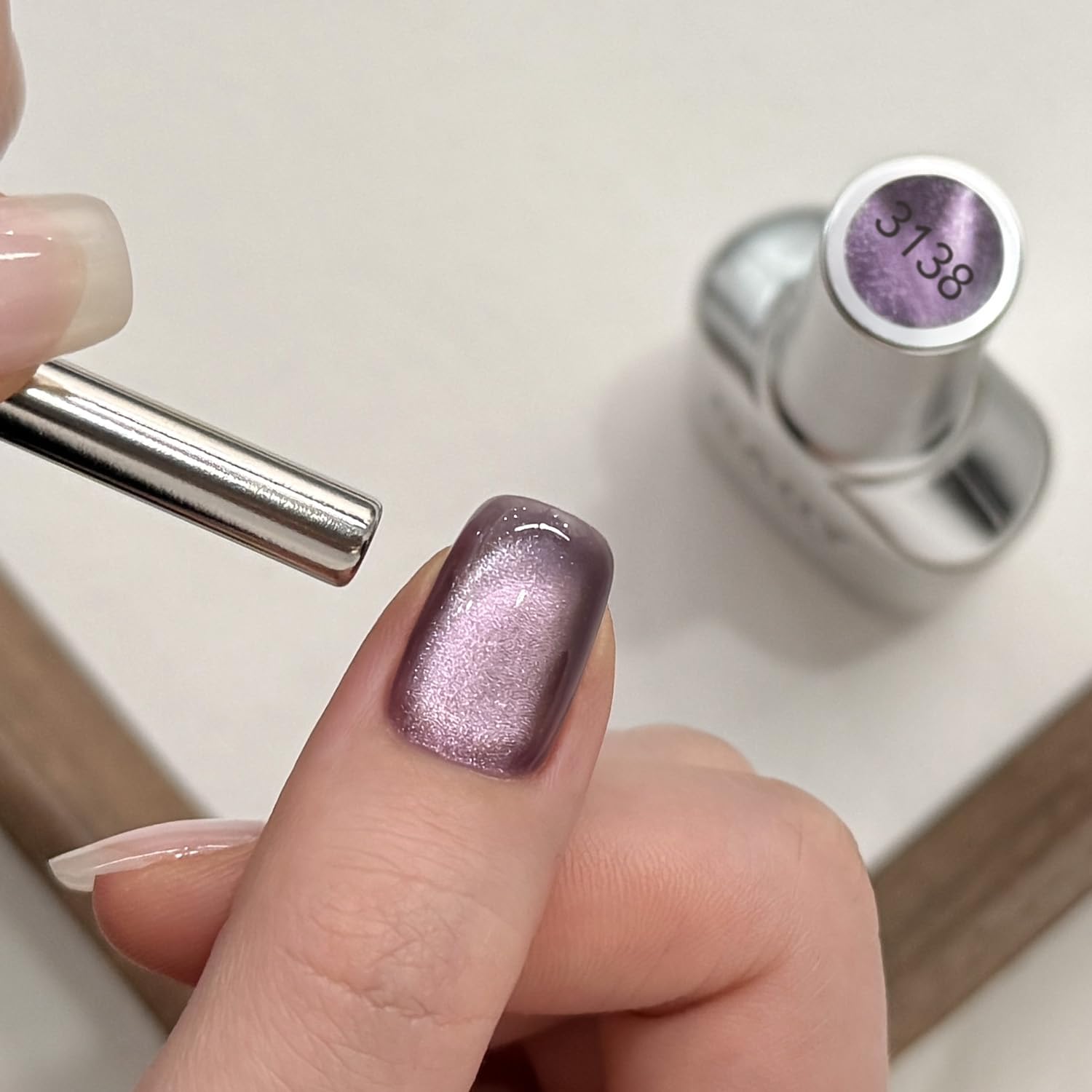 GAOY Glitter holographic finish showing vibrant color shift and shine.
