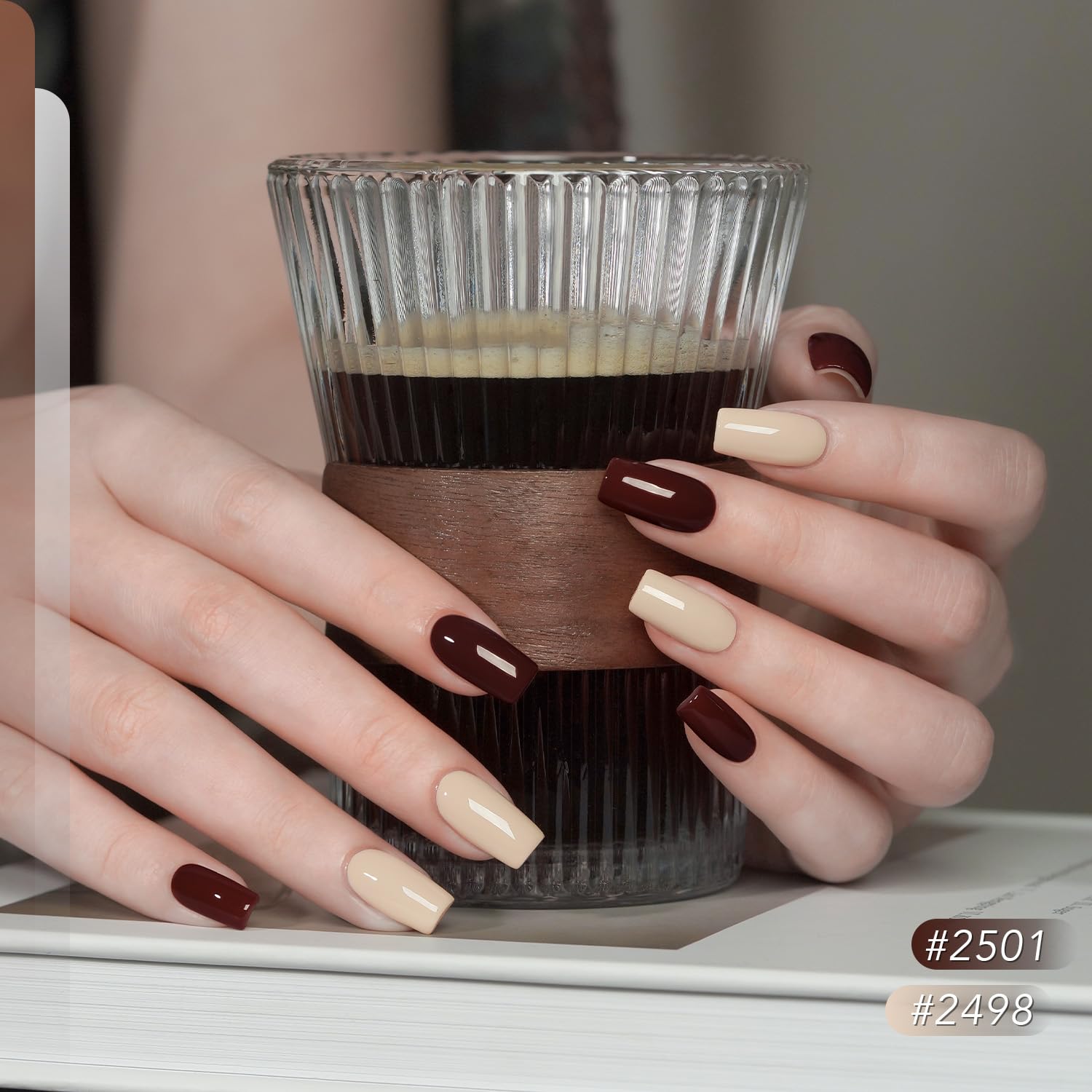 GAOY glossy top coat highlights a brilliant shine for nails.