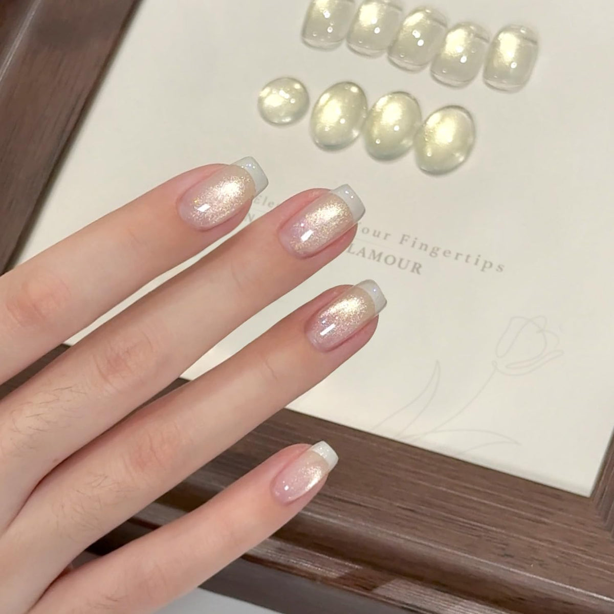 GAOY Golden Cat Eye gel nail polish bottle shows holographic shimmer