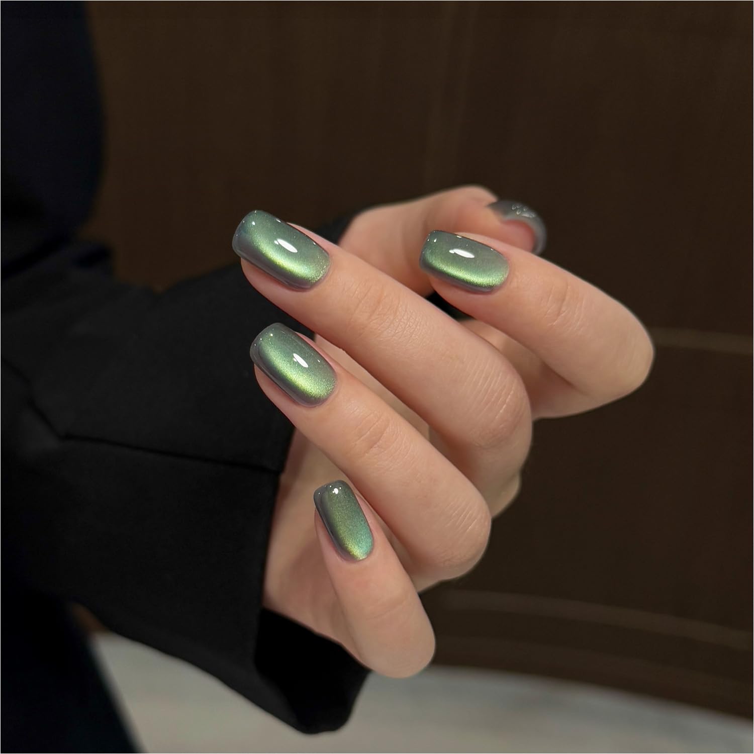 GAOY Green Cat Eye Gel Polish bottle in Mossy Glade with magnet for at-home art