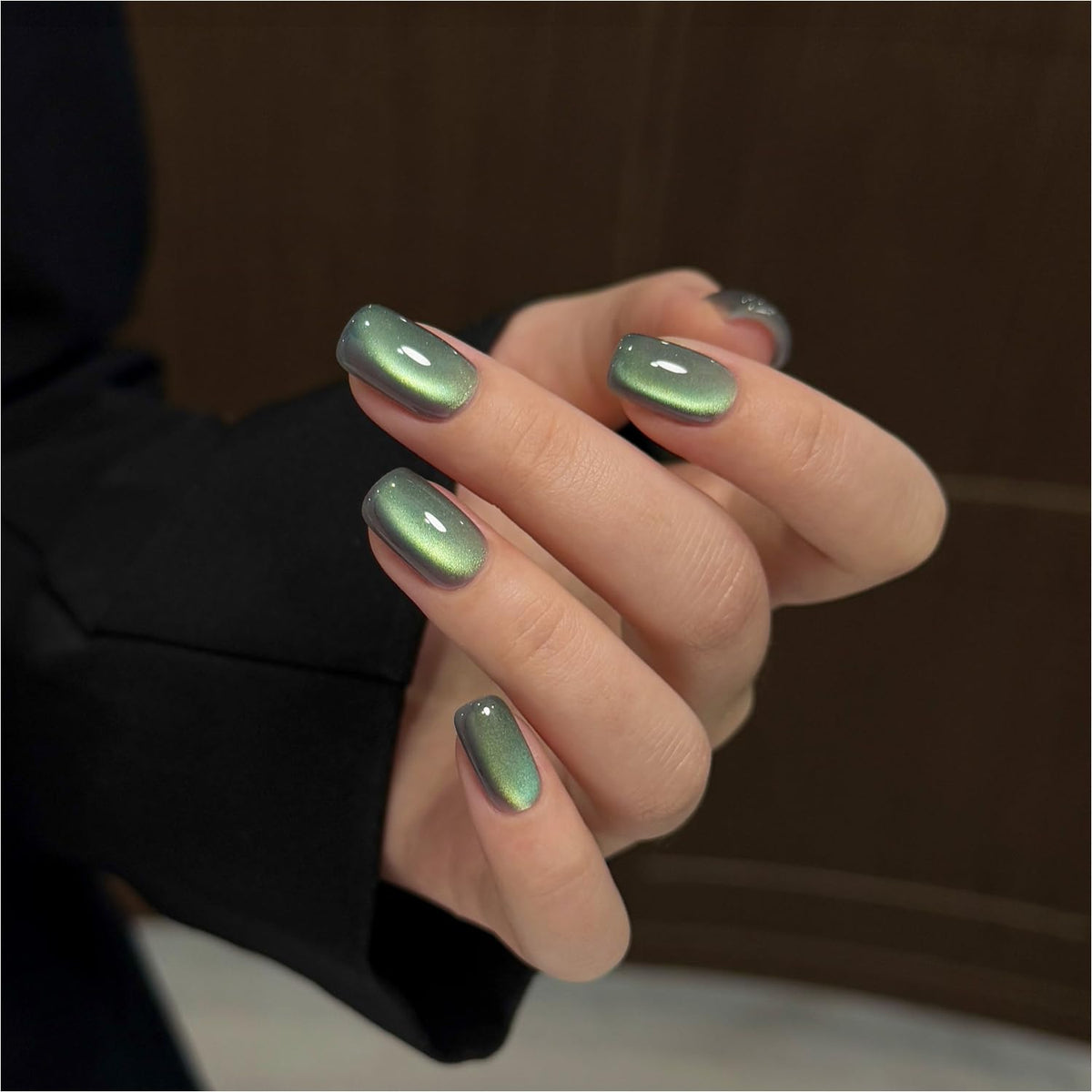 GAOY Green Cat Eye Gel Polish bottle in Mossy Glade with magnet for at-home art