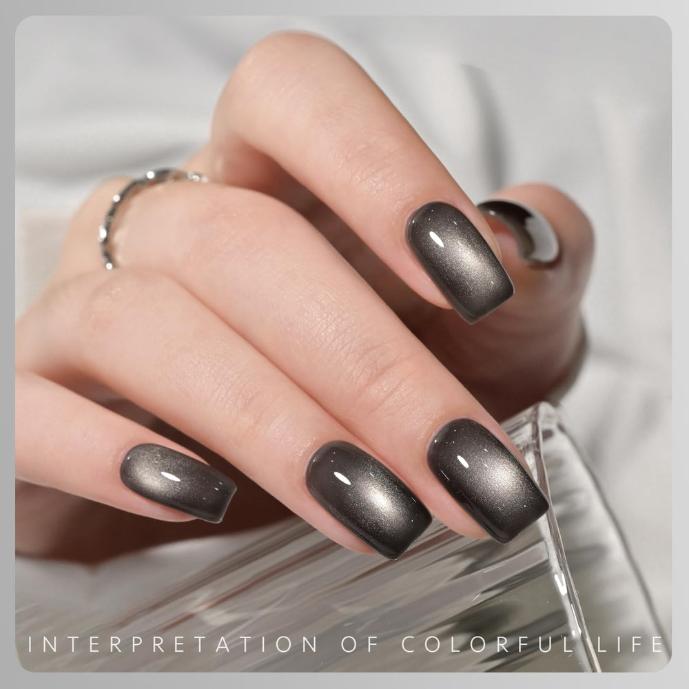 GAOY glitter holographic finish adds depth and shine to manicure.