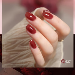 GAOY long-lasting gel finish delivers glossy shine for up to four weeks.