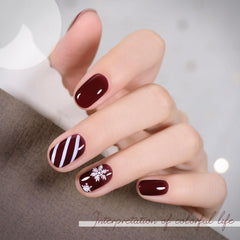 GAOY gel polish on nail with glossy finish.