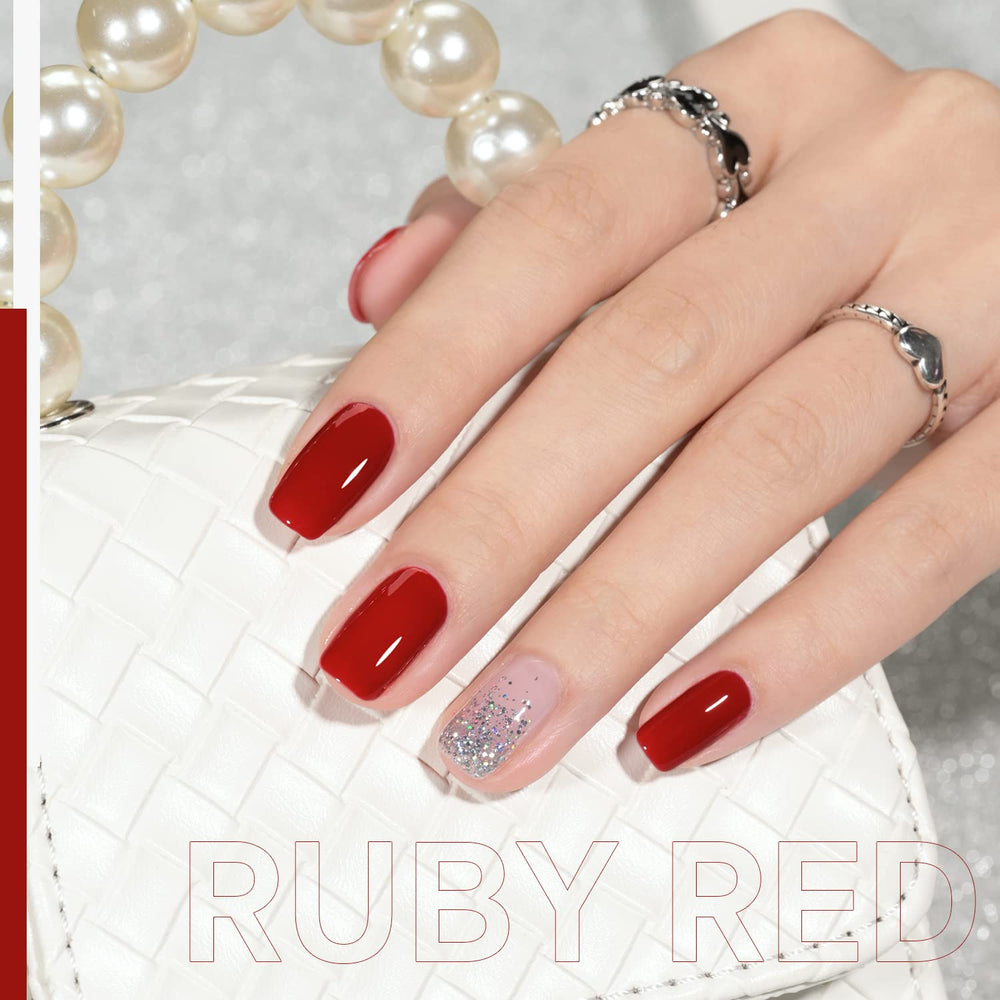 GAOY shimmering finish gel polish 1154 with top coat for a radiant gloss