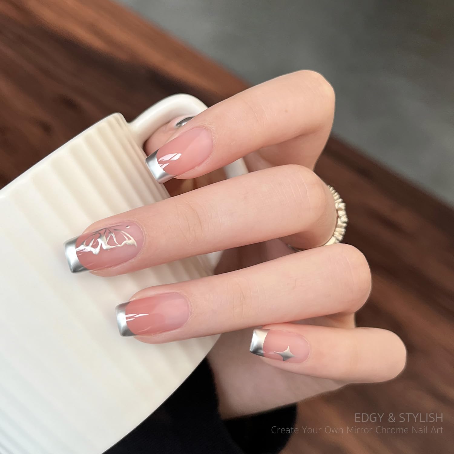 GAOY silver chrome gel polish supports lasting wear with proper base and top coats.