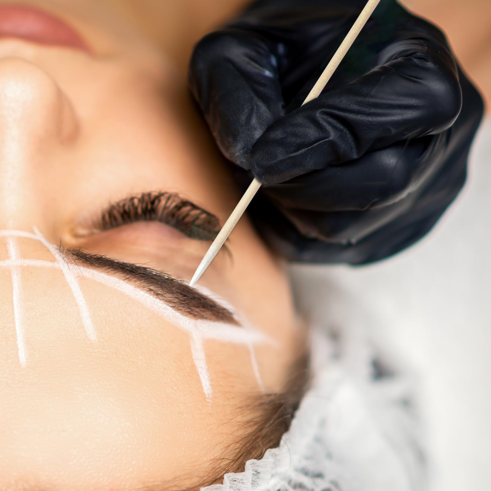 Garrelett professional-grade swabs for nail art and meticulous cleanup.