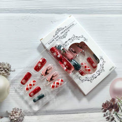 GCSQW holly and candy cane pattern nails for versatile gifting.