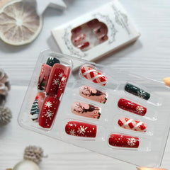 GCSQW reindeer design nails for seasonal charm and easy wear.