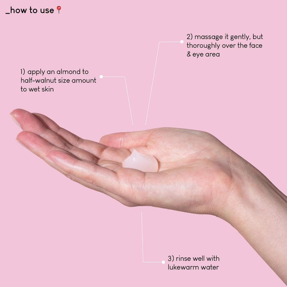 Jelly Joker in makeup removal action on the face, cleansing without irritation.