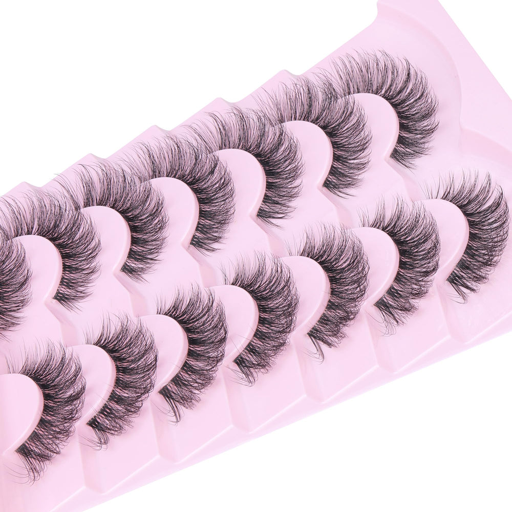 Geeneiya cat eye 15mm lashes enhance eye shape with a soft matte finish