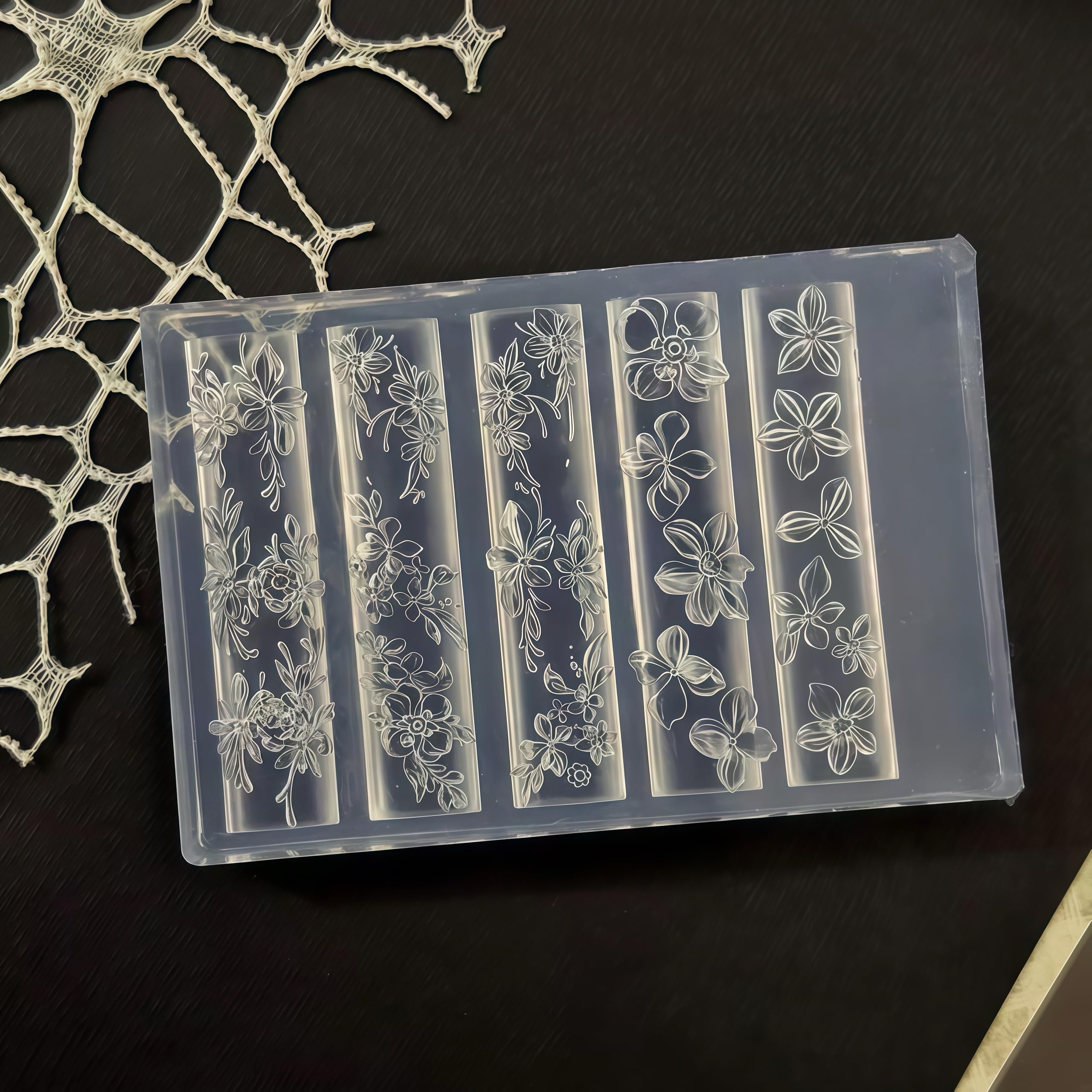 Gehaiwo mold suitable for beginners to professionals for floral nail designs