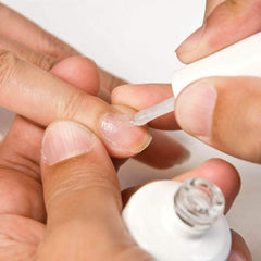 Gelish Harmony, mains et ongles prêts, idéal pour une manucure maison rapide.