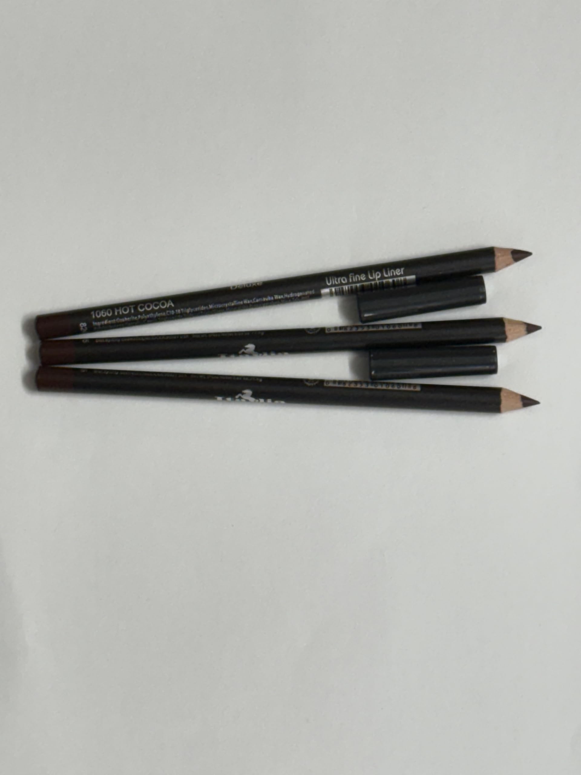Generic Italia 1060 Lip Liner Set packaging shows precise, long-lasting color for everyday looks
