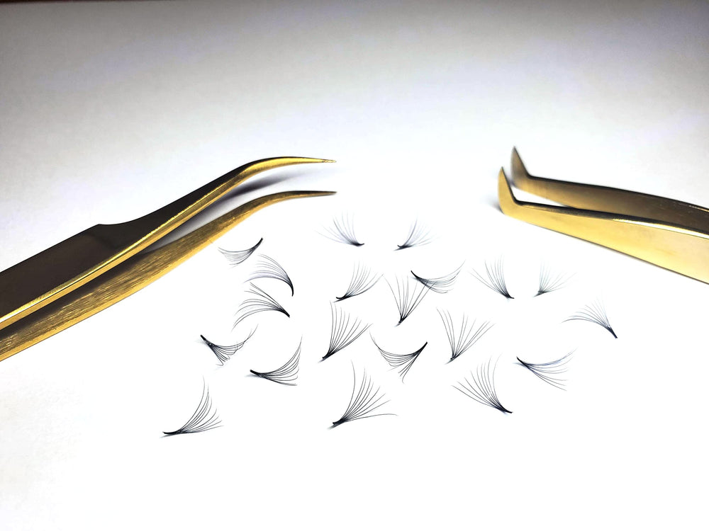 Generic premade volume fans 13-16mm CC/D curl for dramatic wispy finishes.