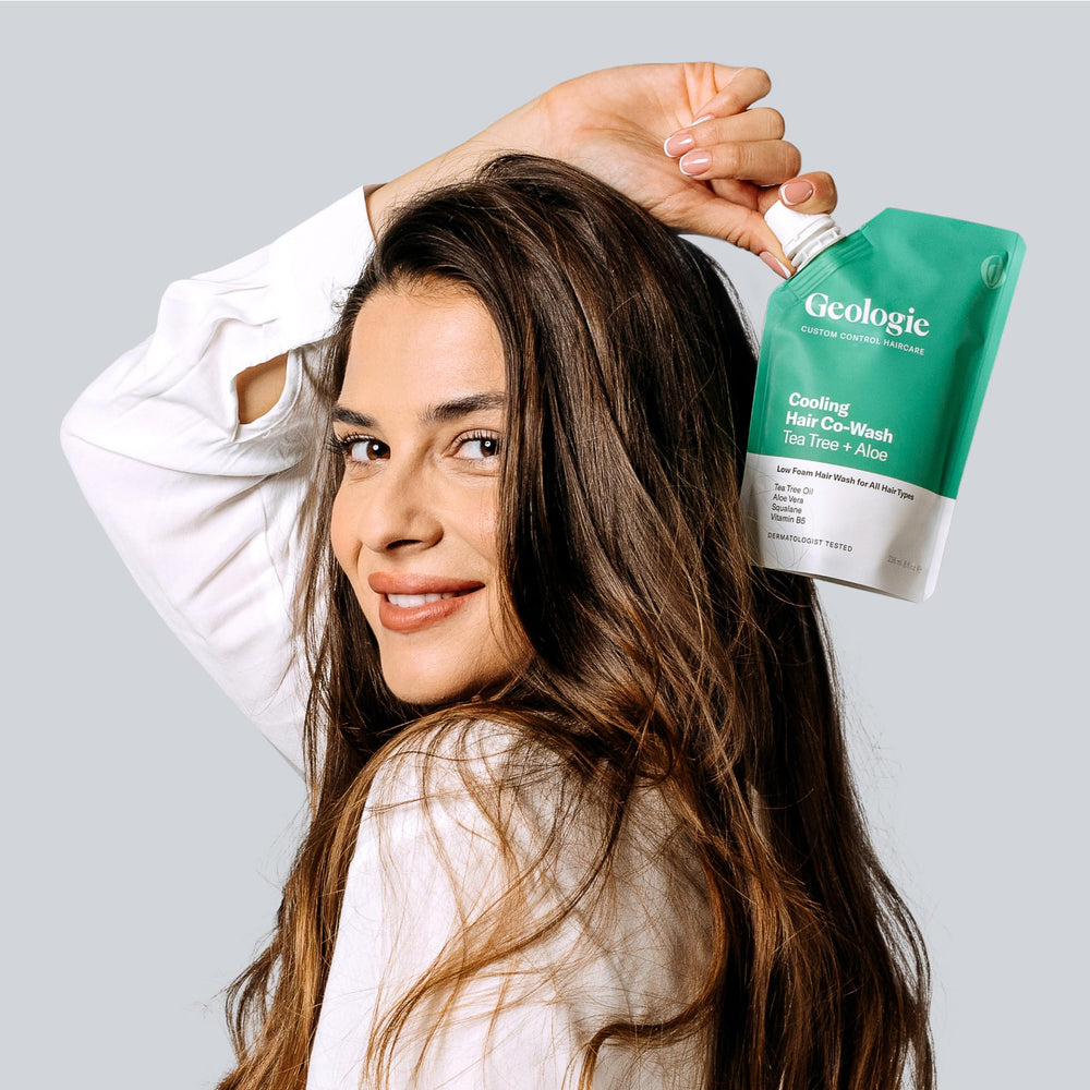 Geologie Cooling Co-Wash tea-tree-ingredients close-up emphasizes soothing scalp sensation.