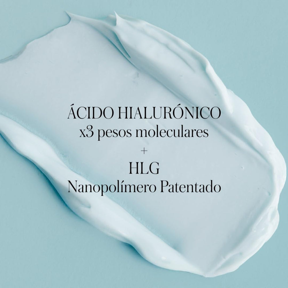 Germaine de Capuccini Timexpert Hydraluronic application rubbing demonstrates gentle absorption.